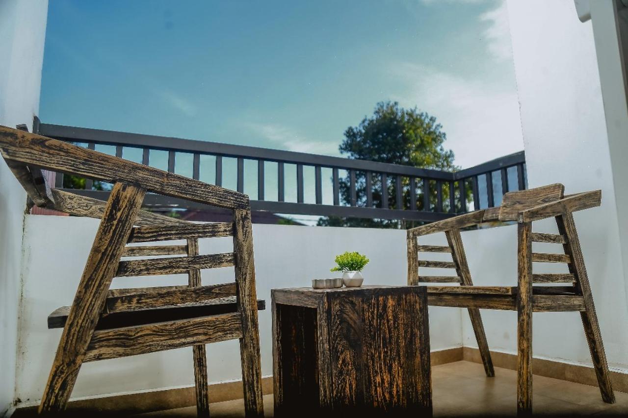 Lucky Transit Hotel - Katunayake Airport Ngoại thất bức ảnh