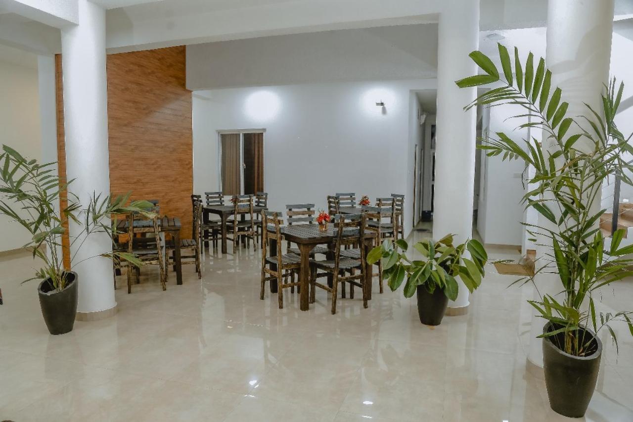 Lucky Transit Hotel - Katunayake Airport Ngoại thất bức ảnh