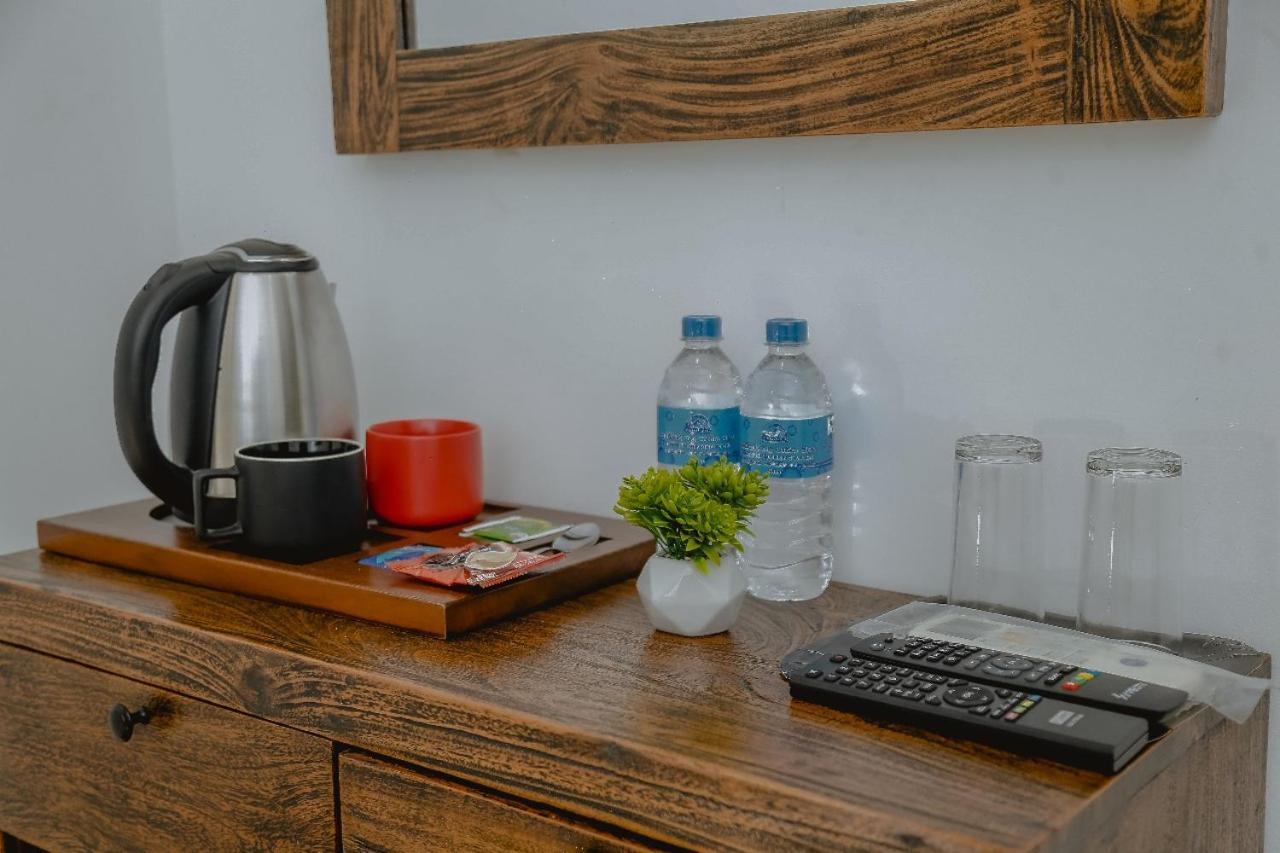 Lucky Transit Hotel - Katunayake Airport Ngoại thất bức ảnh